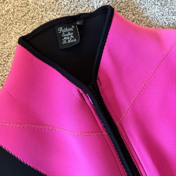Fathom - Women’s (L) Pink & Black Zip Wetsuit - Picture 2 of 4